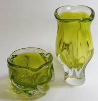 GL2004 Zwei  Uranglas - Vasen