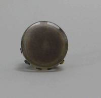 VE6021 Spielstein  in  der  Form  eines  steinbesetzten  Helmes