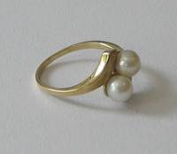 SU7029 Goldring mit zwei Perlen