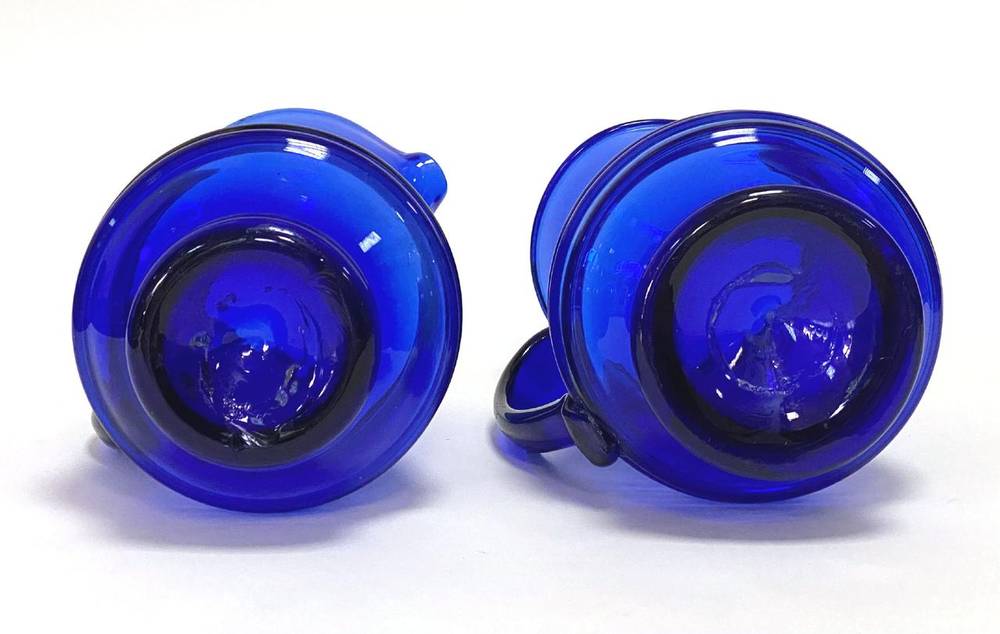GL2007 Zwei   blaue   Glaskrüge 