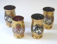 GL2022 Vier  dekorative  Vasen