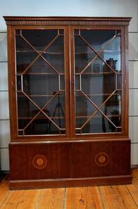 MB9047 Englische  Vitrine