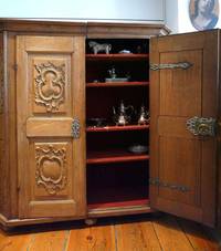 MB9006 Barockschrank