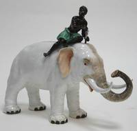PK1014 Tiergruppe  Meissen, „Elefant  mit  Mohr  als  Führer“